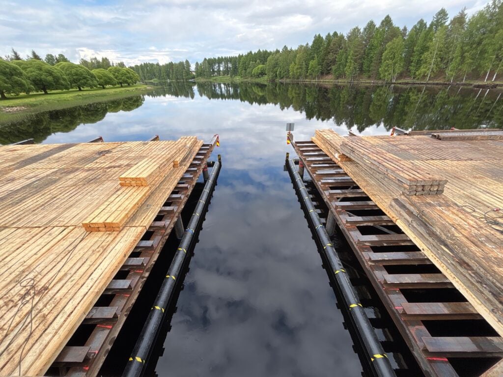 Veneily aukko työsillassa. 